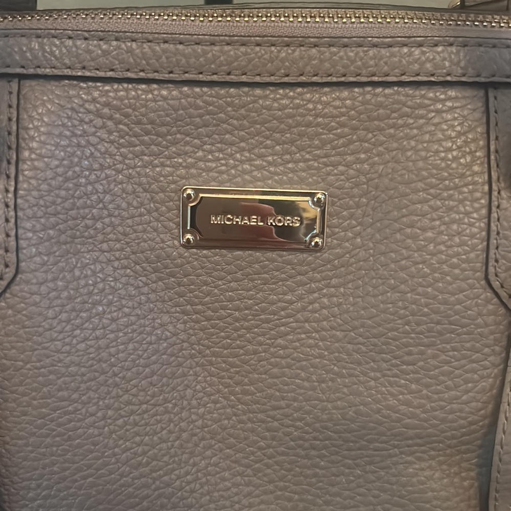 Michael Michael Kors Bedford Leather Medium Top Zip Satchel Crossbody - Picture 2 of 16